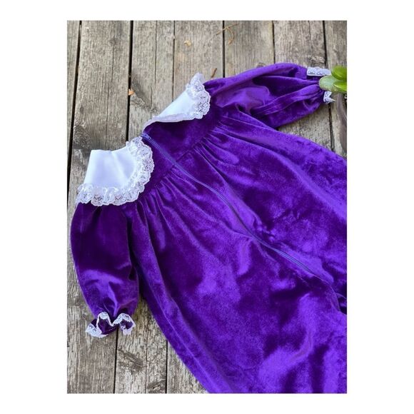 Vintage 80s 90s Royal Purple Velvet Romper Jumpsuit Lace Puritan Collar Trim - Picture 8 of 8